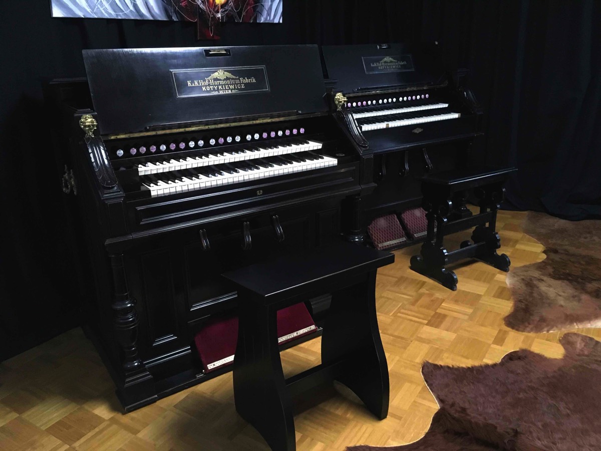 Harmonium 8888 / 7564