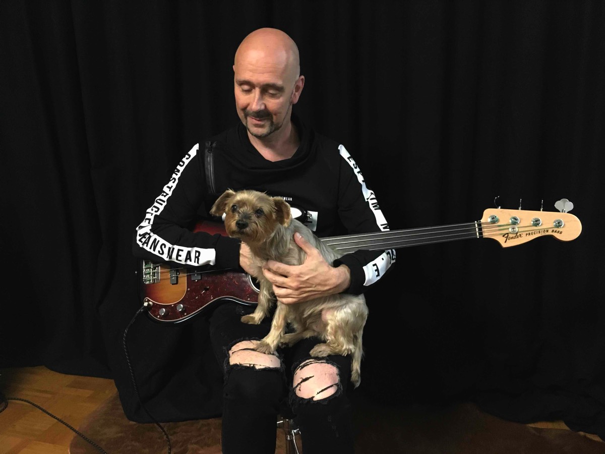 Fender Precision Bass/dog